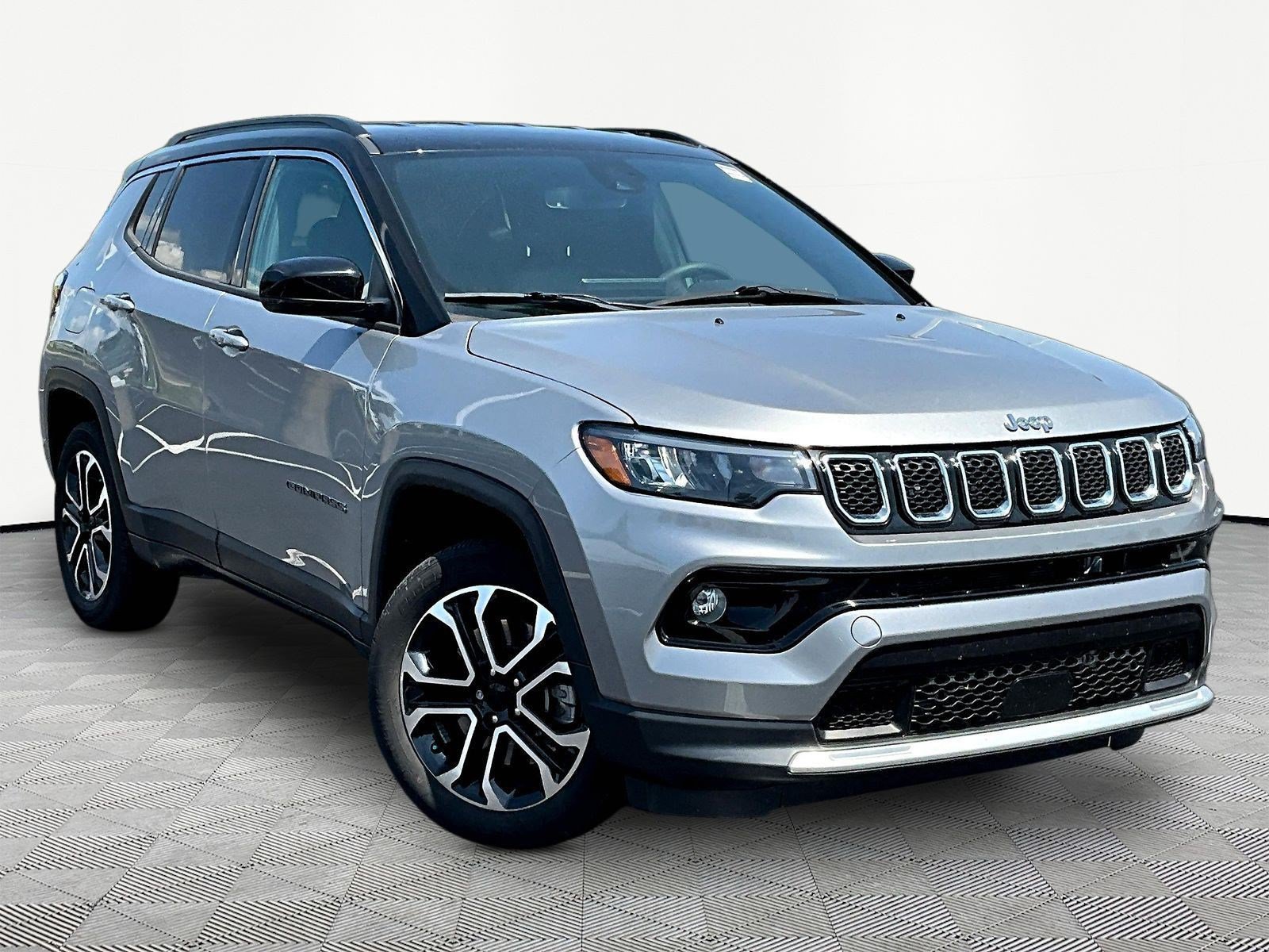 Used 2023 Jeep Compass Limited AWD/4WD image 3
