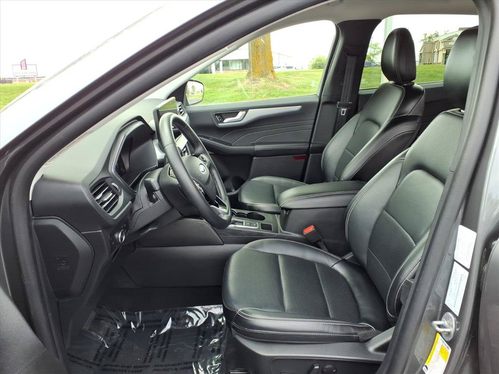 Used 2025 Ford Escape Platinum AWD/4WD image 25