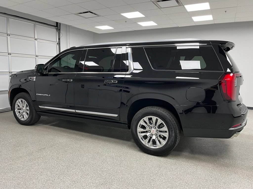 Used 2025 GMC Yukon XL Denali w/ Sun & Power Step Package AWD/4WD image 7