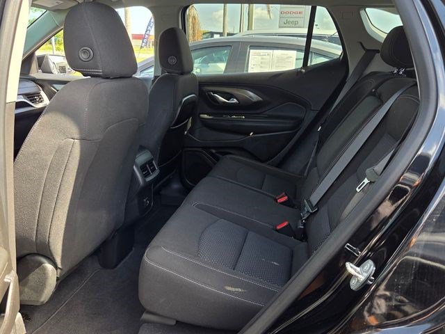 Used 2024 GMC Terrain SLE w/ Driver Convenience Package FWD image 8
