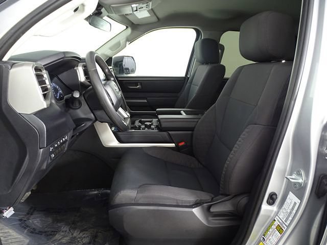 Used 2022 Toyota Tundra SR5 w/ SR5 Convenience Package AWD/4WD image 9
