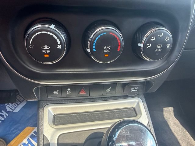 Used 2015 Jeep Compass High Altitude FWD image 23
