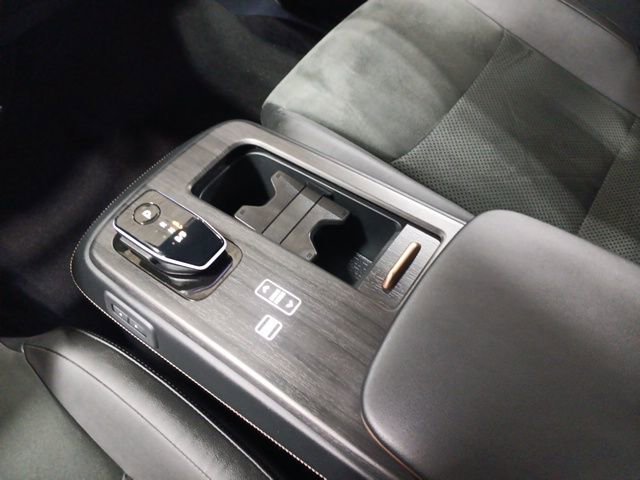 Used 2023 Nissan Ariya AWD image 15