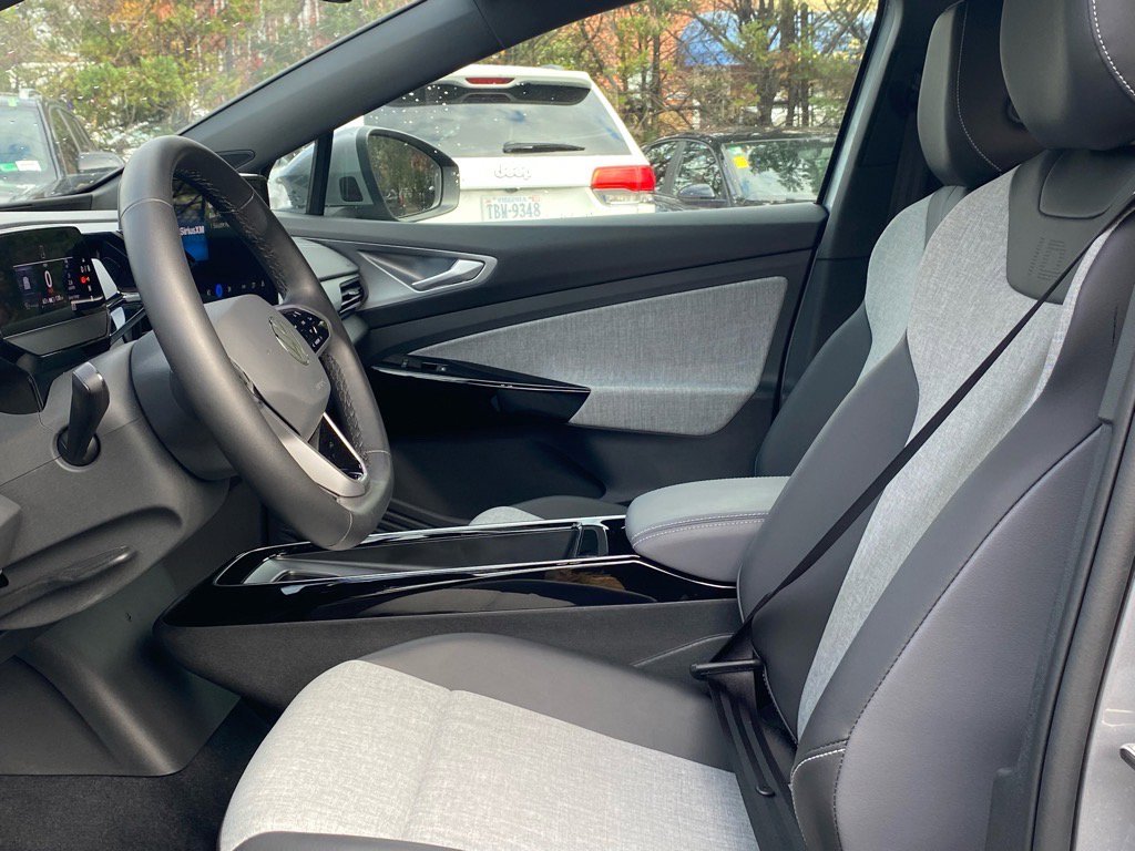 Certified 2024 Volkswagen ID.4 2WD image 9