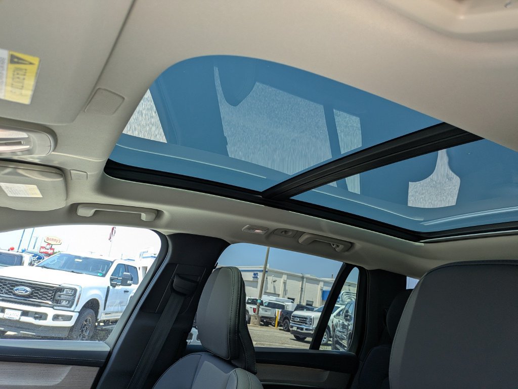 New 2026 Volvo XC90 T8 Plus w/ Protection Package Premier AWD/4WD image 19