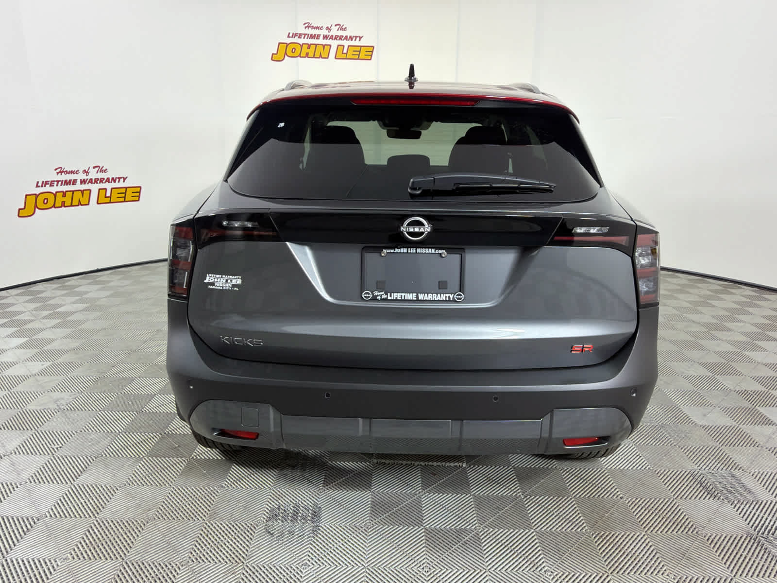 New 2026 Nissan Kicks SR w/ Interior Electronics Package FWD image 4