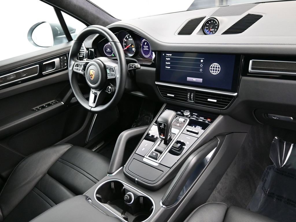 Used 2022 Porsche Cayenne Turbo image 30