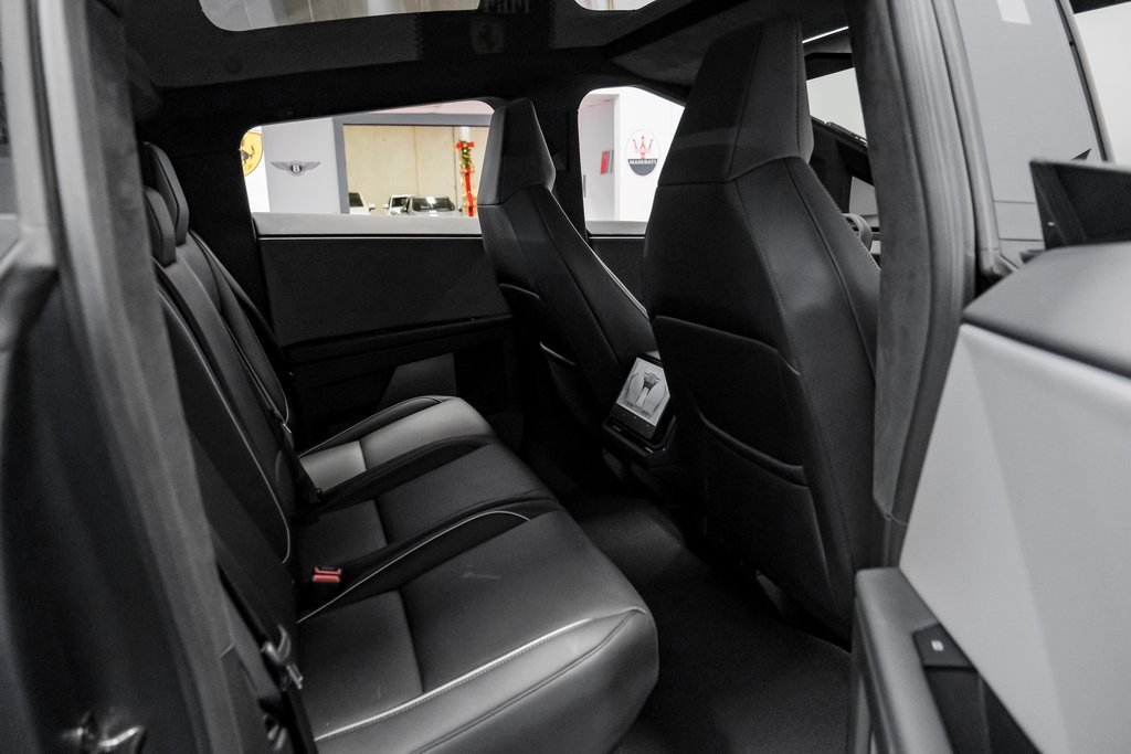 Used 2025 Tesla Cybertruck AWD Crew Cab image 38