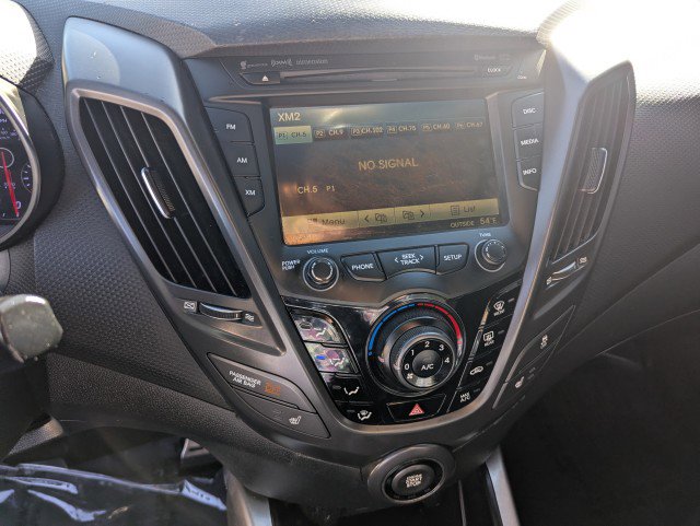 Used 2016 Hyundai Veloster Turbo FWD image 18