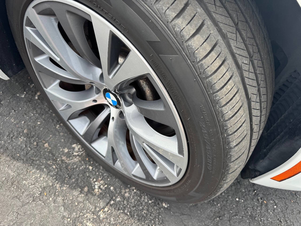 Used 2012 BMW 550i Gran Turismo w/ Convenience Pkg image 18