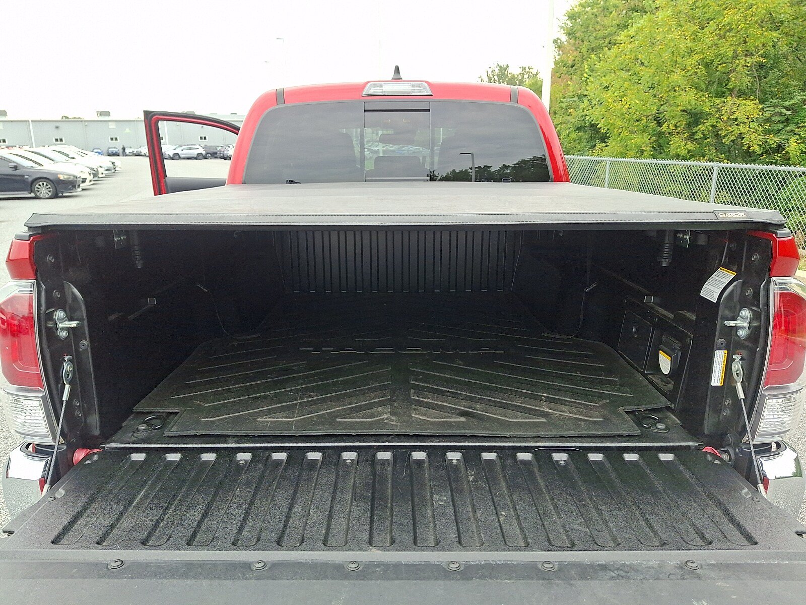 Used 2022 Toyota Tacoma TRD Off-Road AWD/4WD image 29