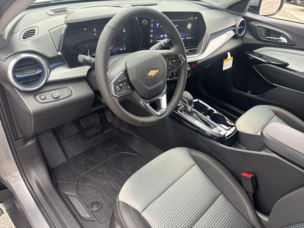 New 2026 Chevrolet Trax LT w/ Driver Confidence Package FWD image 17