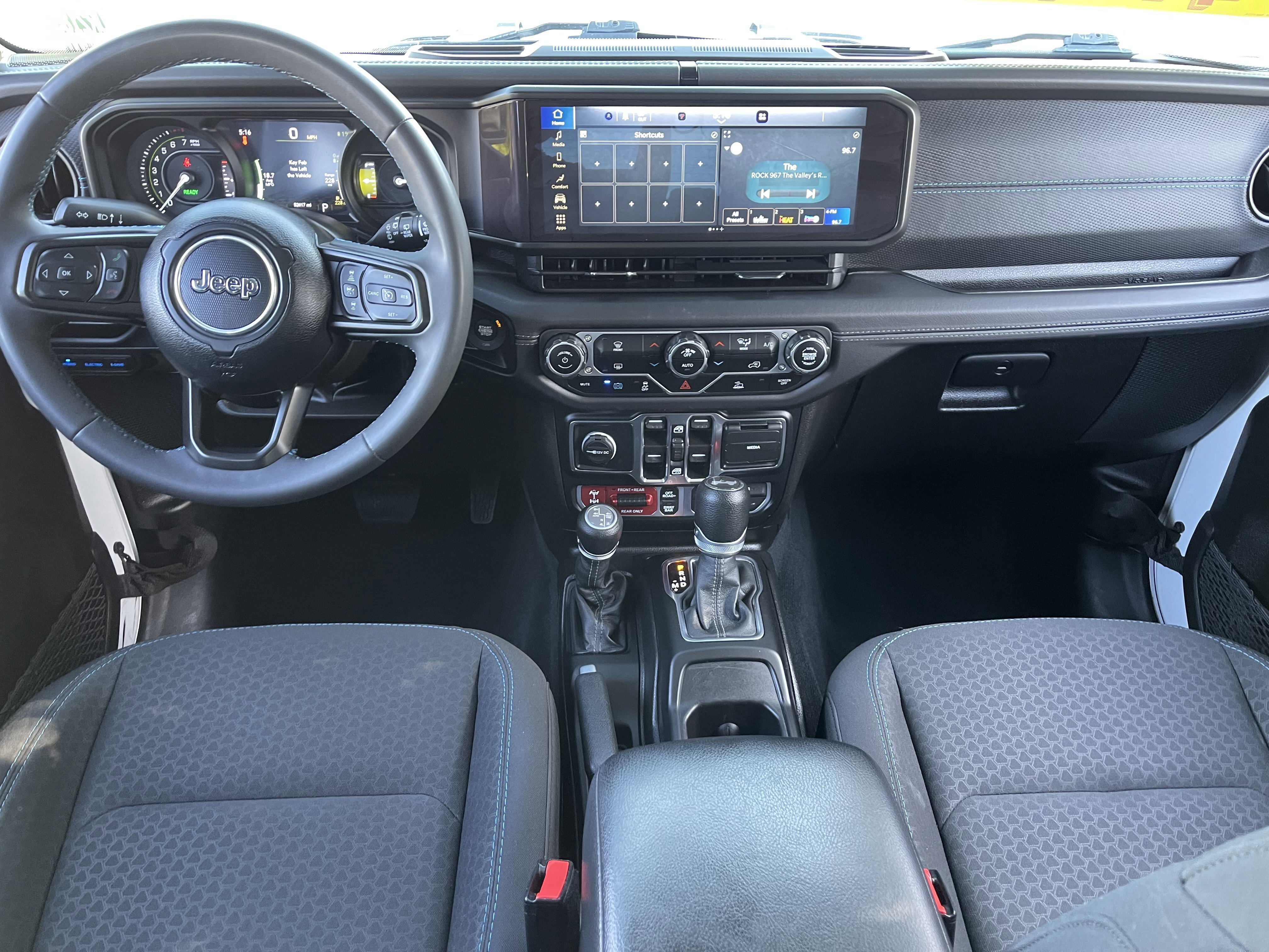 Used 2024 Jeep Wrangler Unlimited Rubicon 4xe AWD/4WD image 21