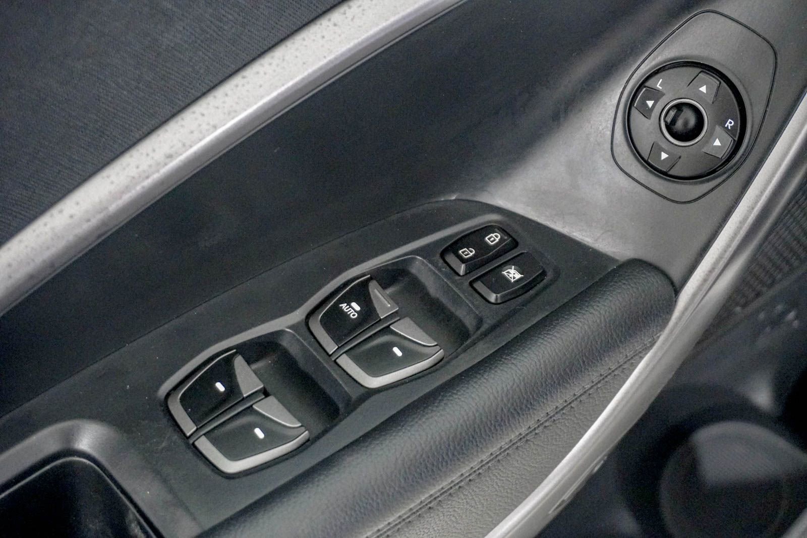 Used 2014 Hyundai Santa Fe Sport 2.0T AWD/4WD image 17