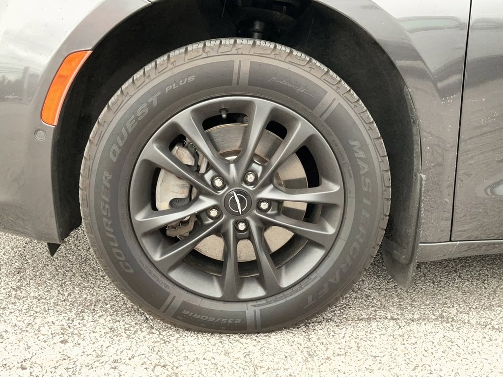 Used 2020 Chrysler Pacifica Touring-L w/ Advanced Safetytec Group image 16