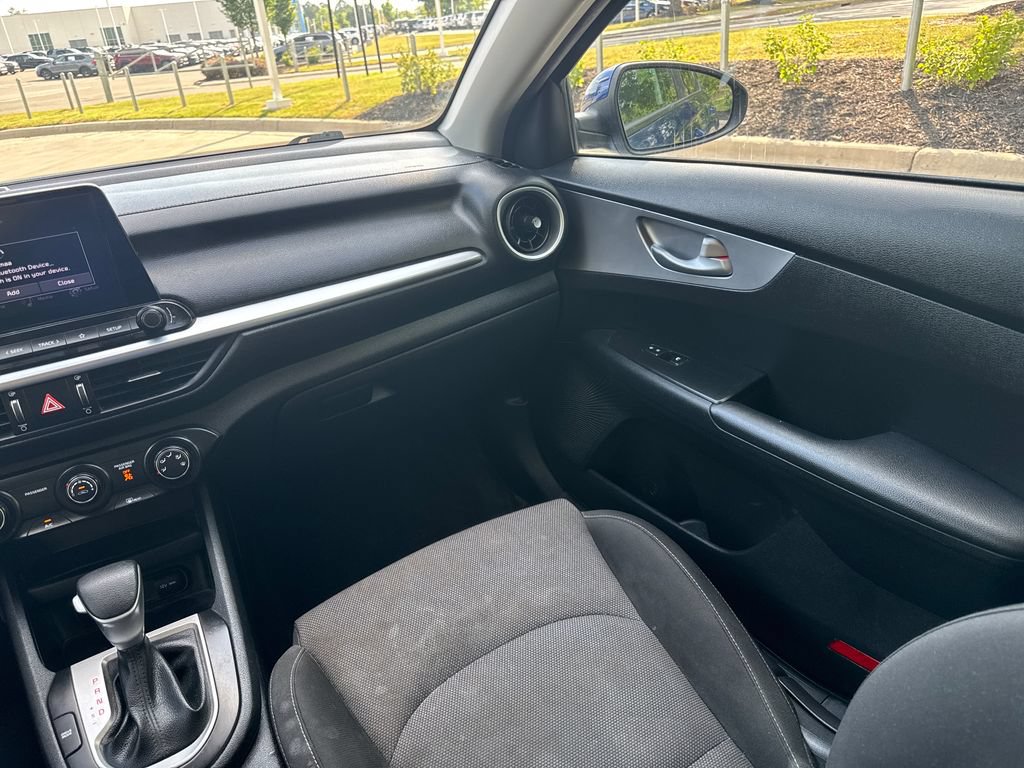 Used 2023 Kia Forte LXS w/ LXS Technology Package FWD image 17