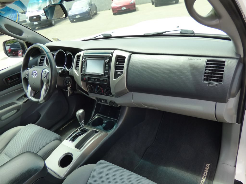 Used 2014 Toyota Tacoma PreRunner w/ TRD Sport Package RWD image 12