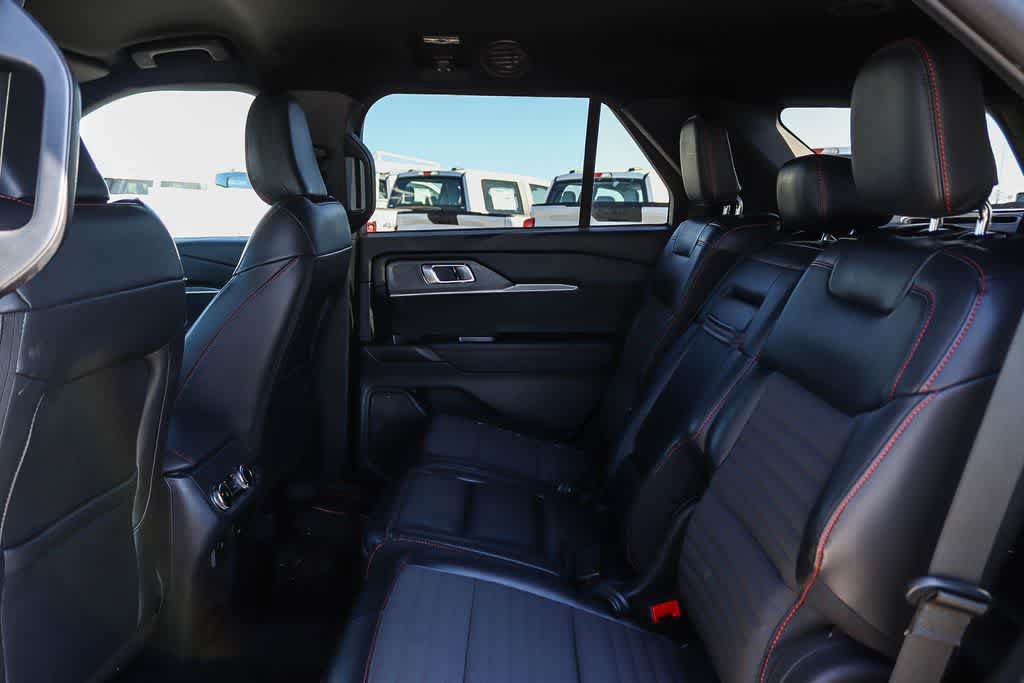 Certified 2025 Ford Explorer ST-Line RWD image 17