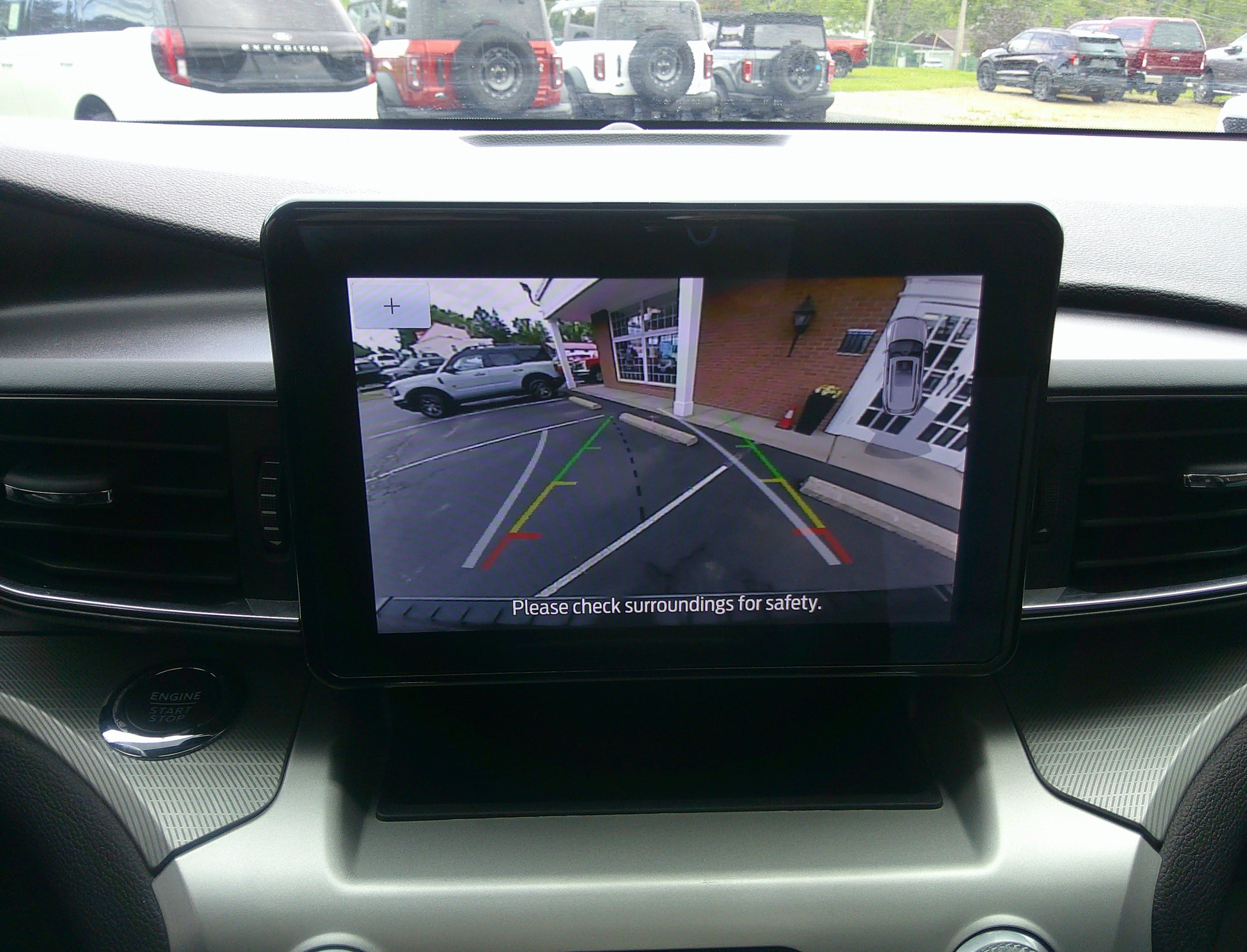 Used 2022 Ford Explorer XLT w/ Equipment Group 202A AWD/4WD image 17