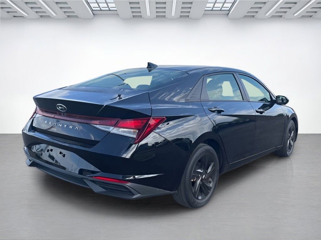 Used 2021 Hyundai Elantra SEL w/ Convenience Package FWD image 7