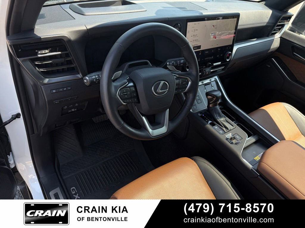 Used 2025 Lexus GX 550 w/ Accessory Package (2T) AWD/4WD image 9
