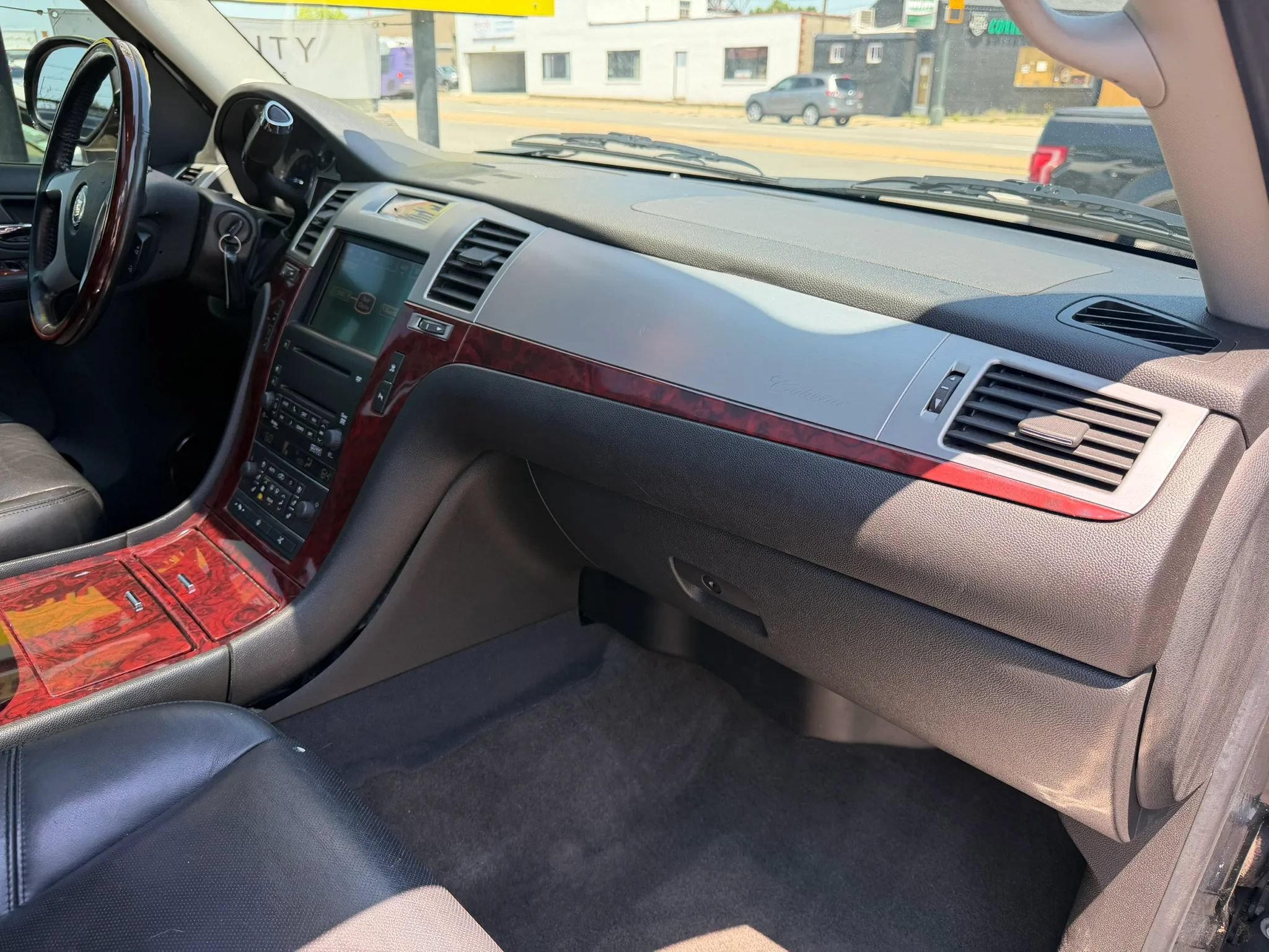 Used 2009 Cadillac Escalade AWD image 9