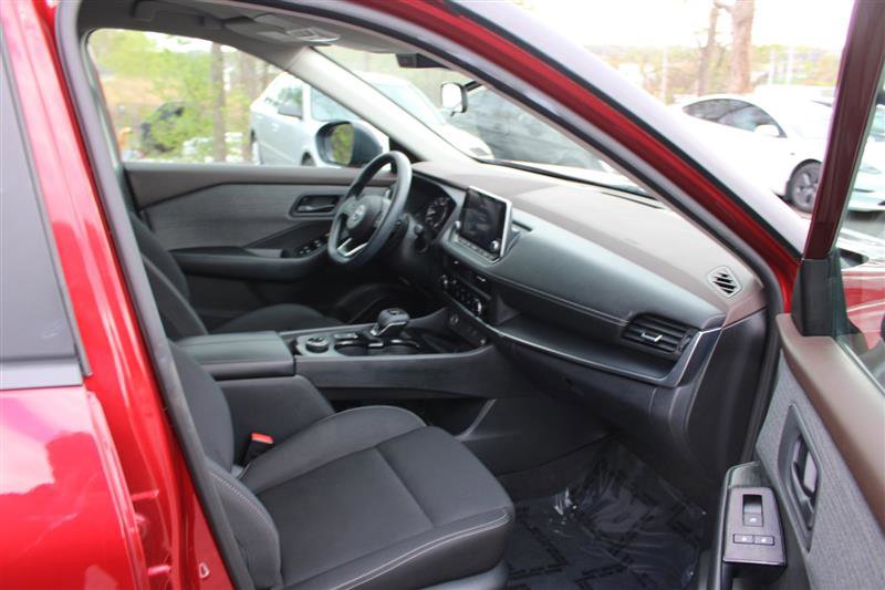 Used 2023 Nissan Rogue S image 12