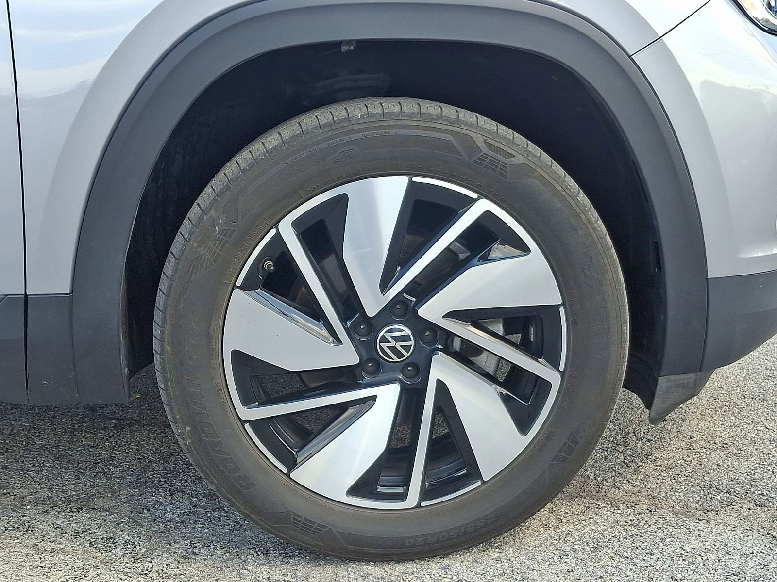 Used 2024 Volkswagen Atlas SE AWD/4WD image 8