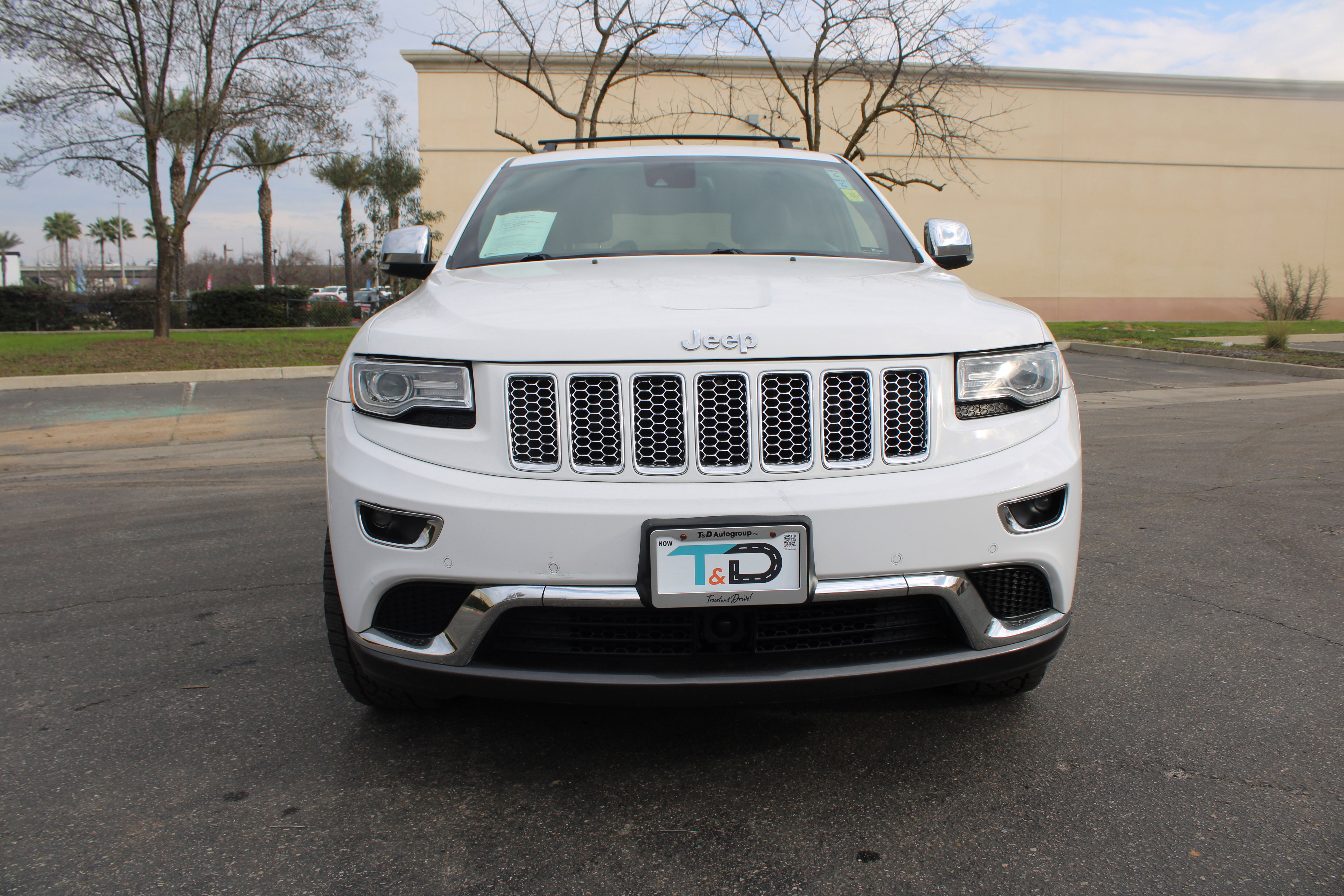 Used 2014 Jeep Grand Cherokee Summit AWD/4WD image 6
