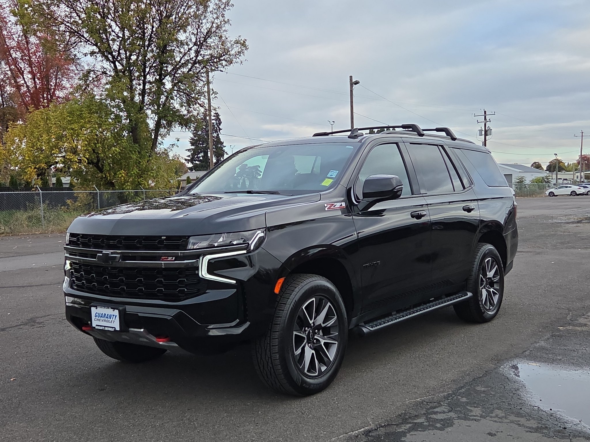 Used 2022 Chevrolet Tahoe Z71 w/ Luxury Package AWD/4WD image 3