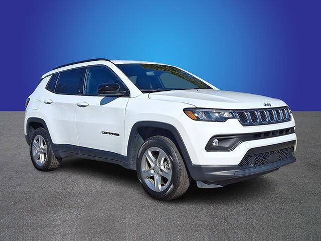 Used 2024 Jeep Compass Latitude image 3