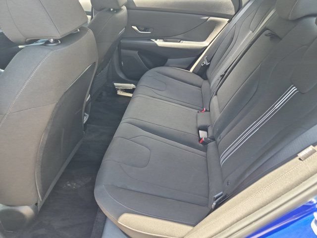 Used 2025 Hyundai Elantra SEL FWD image 28