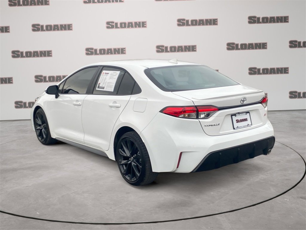 Used 2026 Toyota Corolla SE image 3