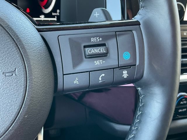 Used 2025 Nissan Pathfinder Platinum FWD image 30