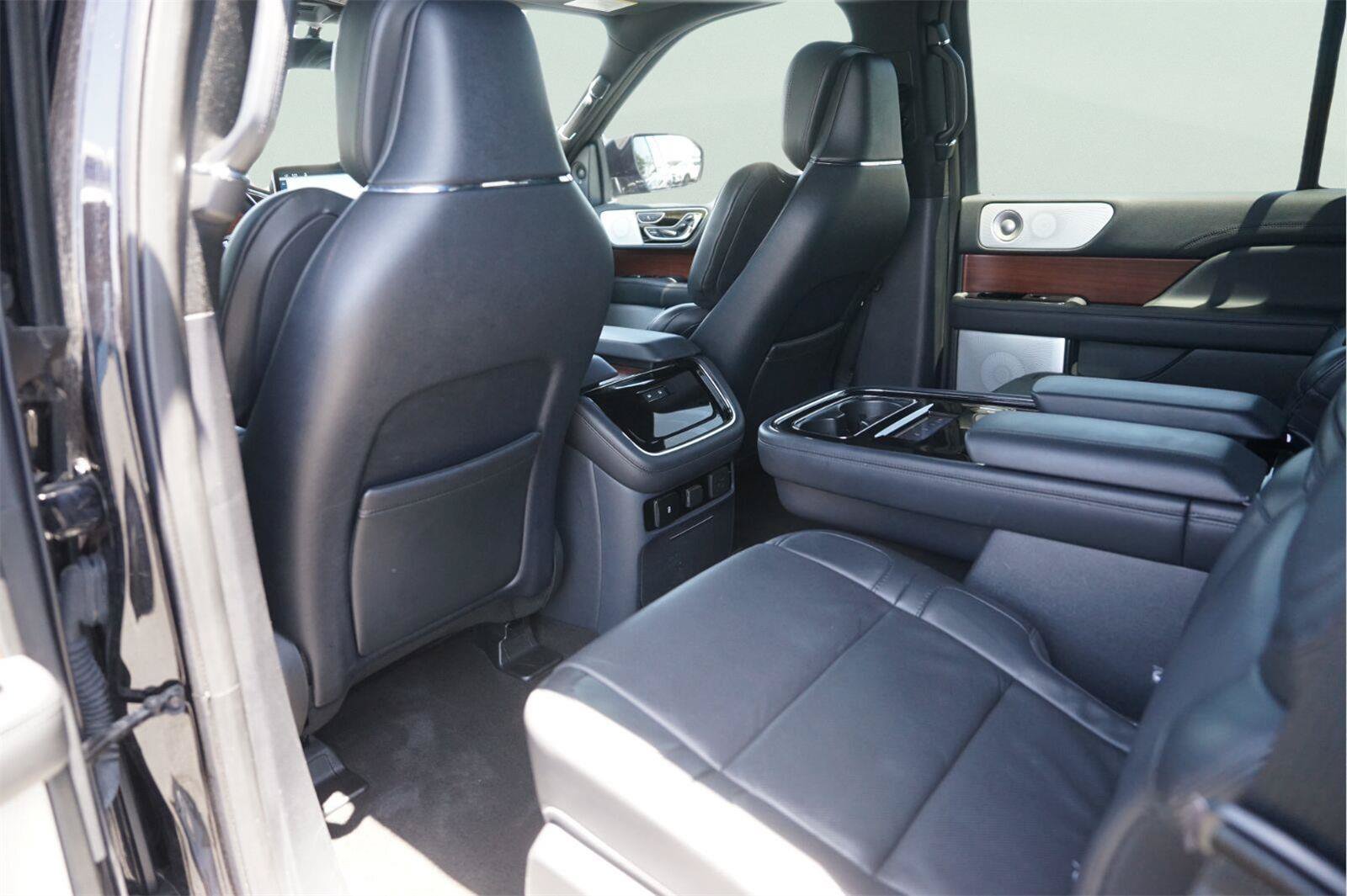 Used 2023 Lincoln Navigator Reserve AWD/4WD image 12