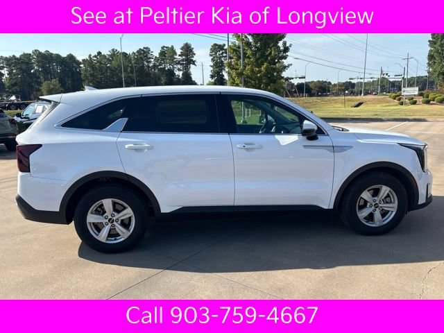 Used 2024 Kia Sorento LX FWD image 7
