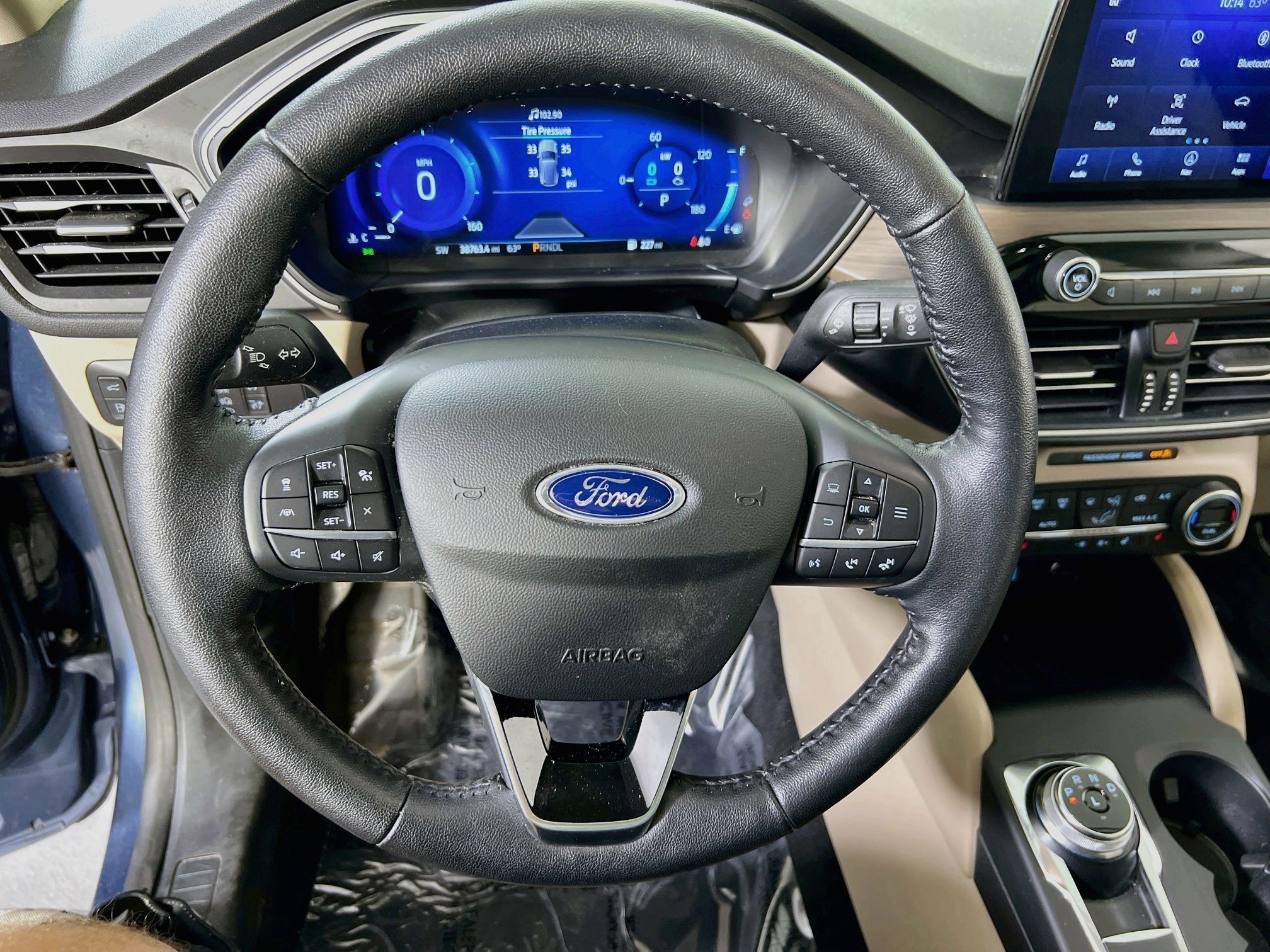 Used 2020 Ford Escape Titanium w/ Titanium Premium Package 2.0 AWD/4WD image 11