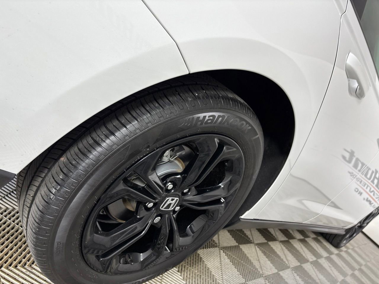 Used 2025 Honda Accord SE image 28