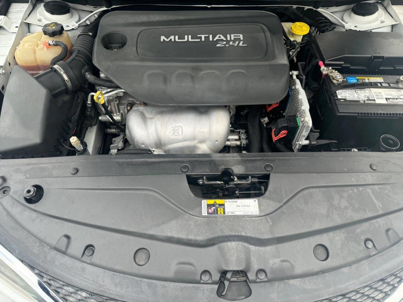 Used 2016 Chrysler 200 Limited image 14