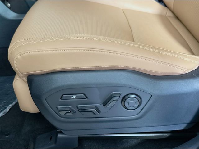 New 2026 Hyundai Santa Fe Calligraphy w/ Tow & Go Package AWD/4WD image 16