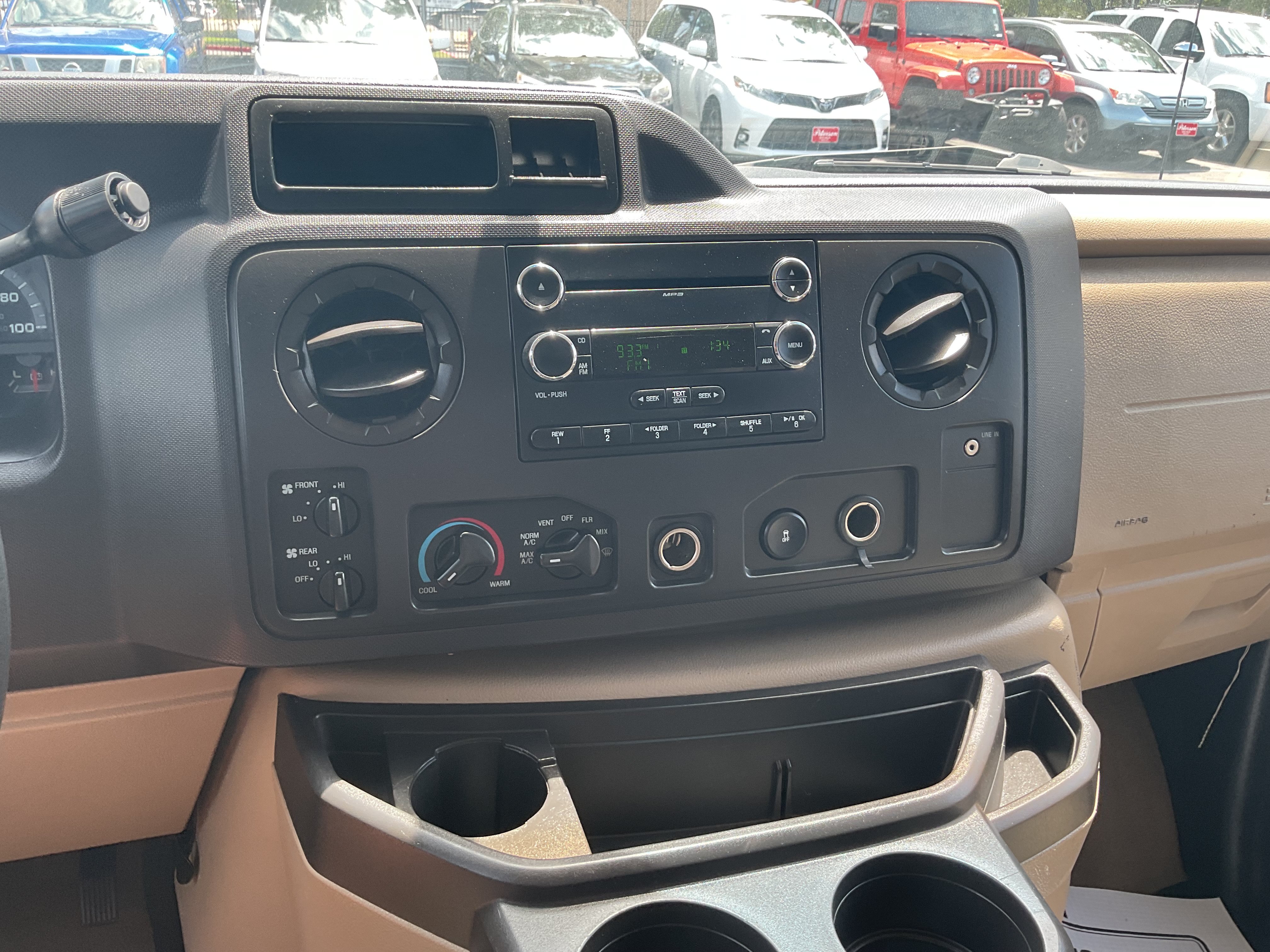 Used 2009 Ford E-350 and Econoline 350 XLT RWD image 8