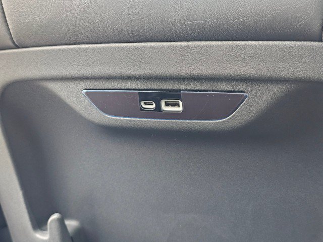 New 2026 Chrysler Pacifica Limited FWD image 23
