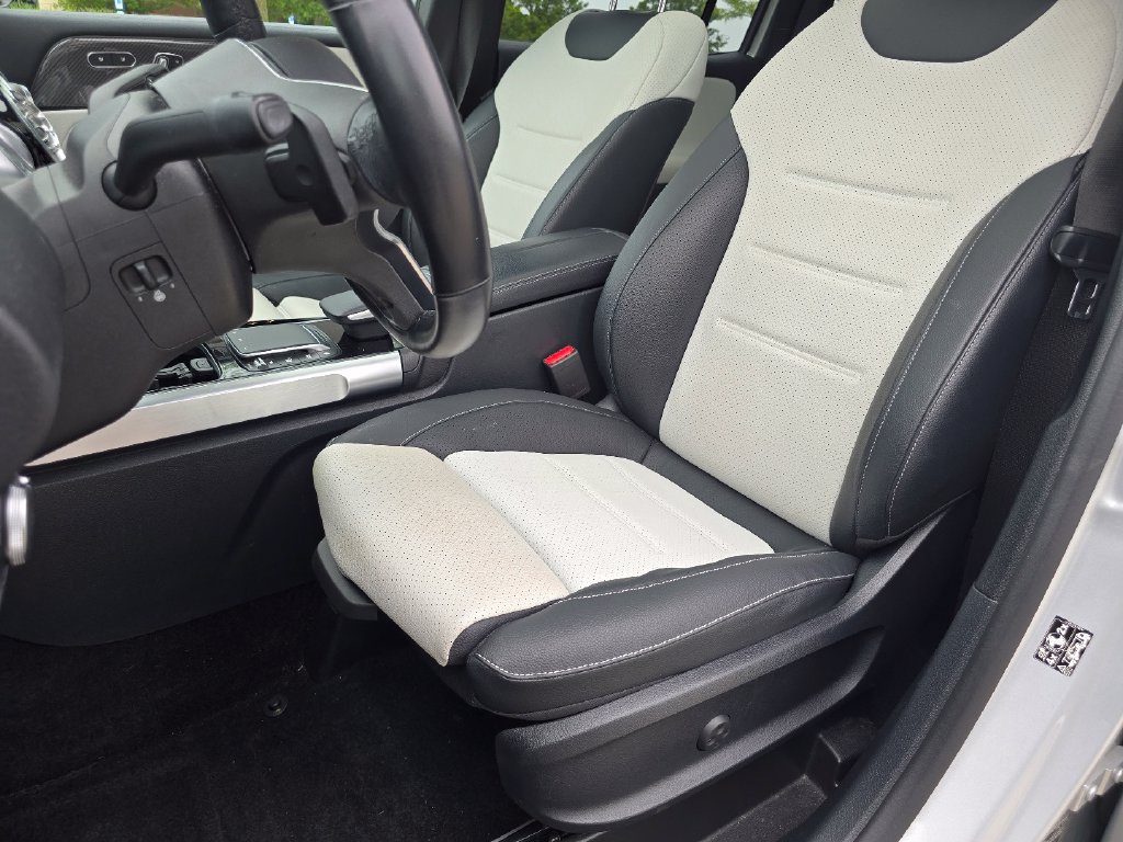 Used 2023 Mercedes-Benz GLB 250 4MATIC image 27