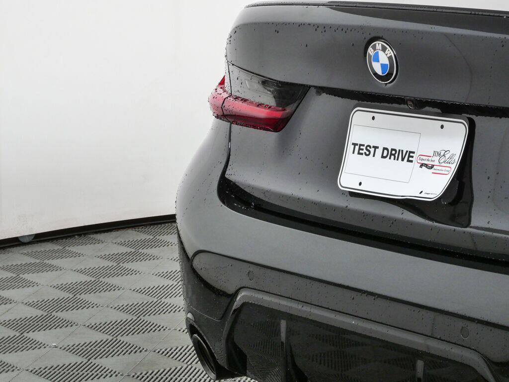 Used 2026 BMW 330i Sedan w/ M Sport Package RWD image 36