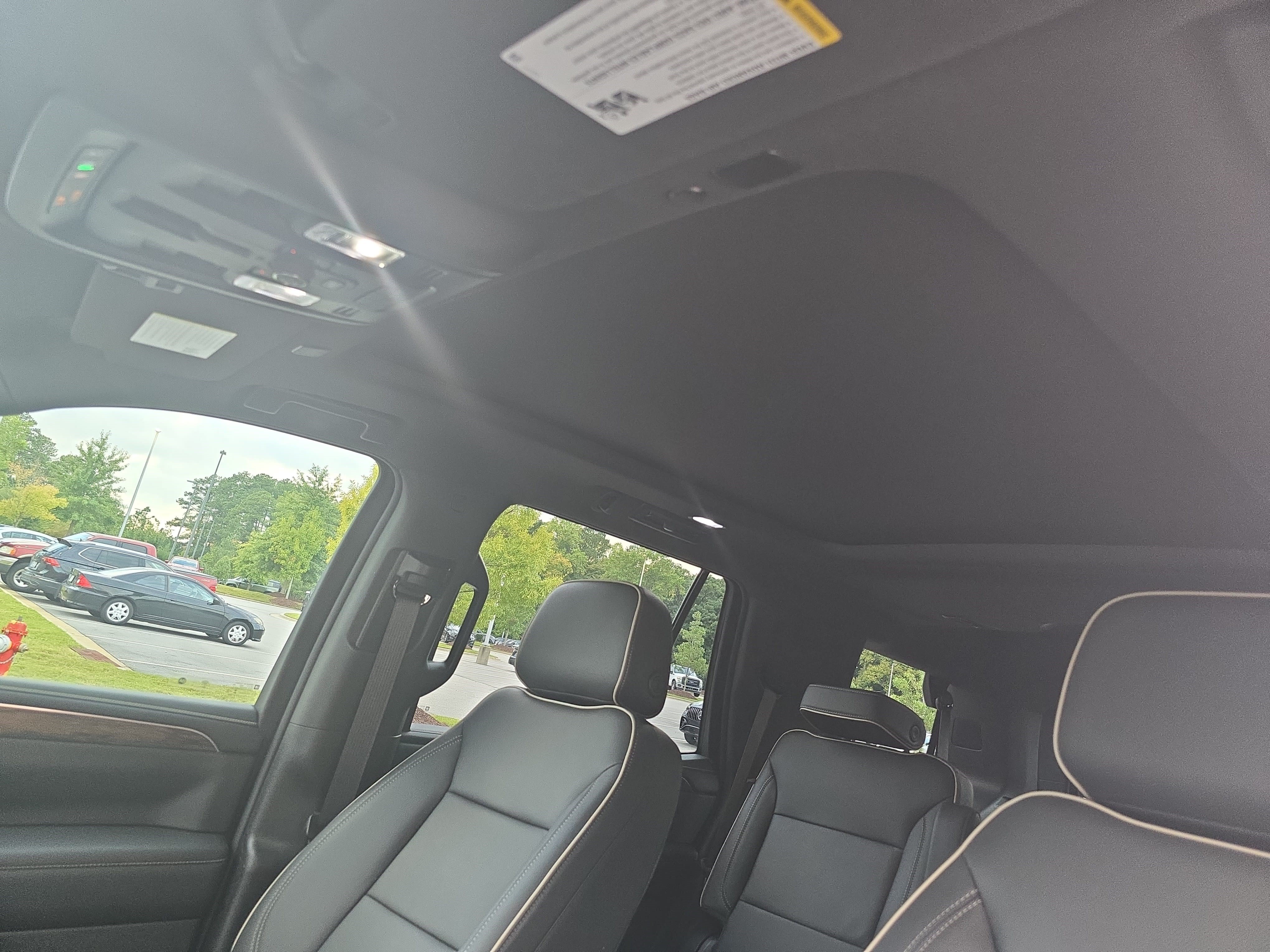 Used 2023 Chevrolet Tahoe Premier AWD/4WD image 30