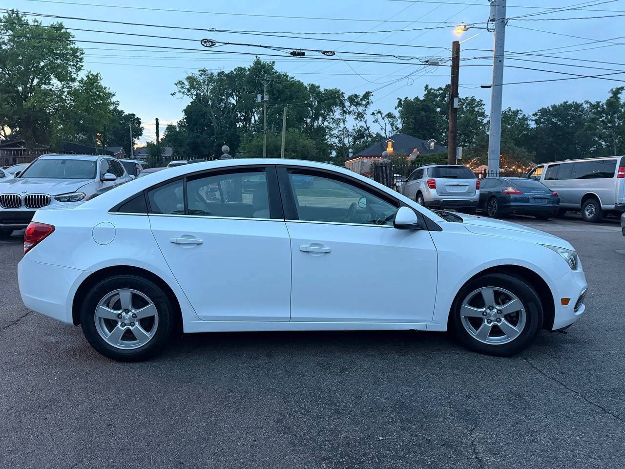 Used 2015 Chevrolet Cruze LT FWD image 5