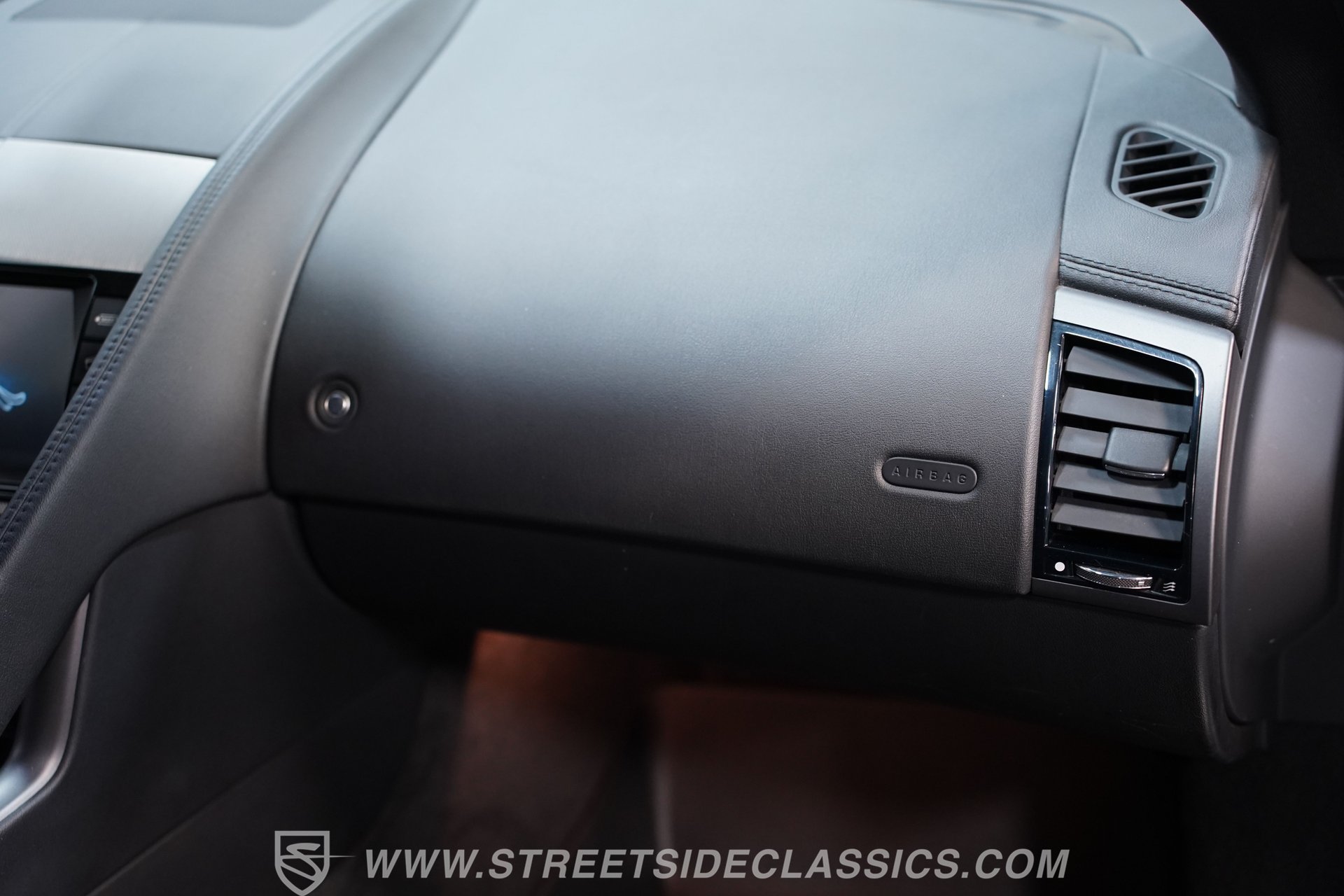 Used 2016 Jaguar F-TYPE Coupe RWD image 40