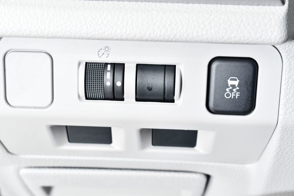 Used 2017 Subaru Forester 2.5i Premium w/ All-Weather Package image 30