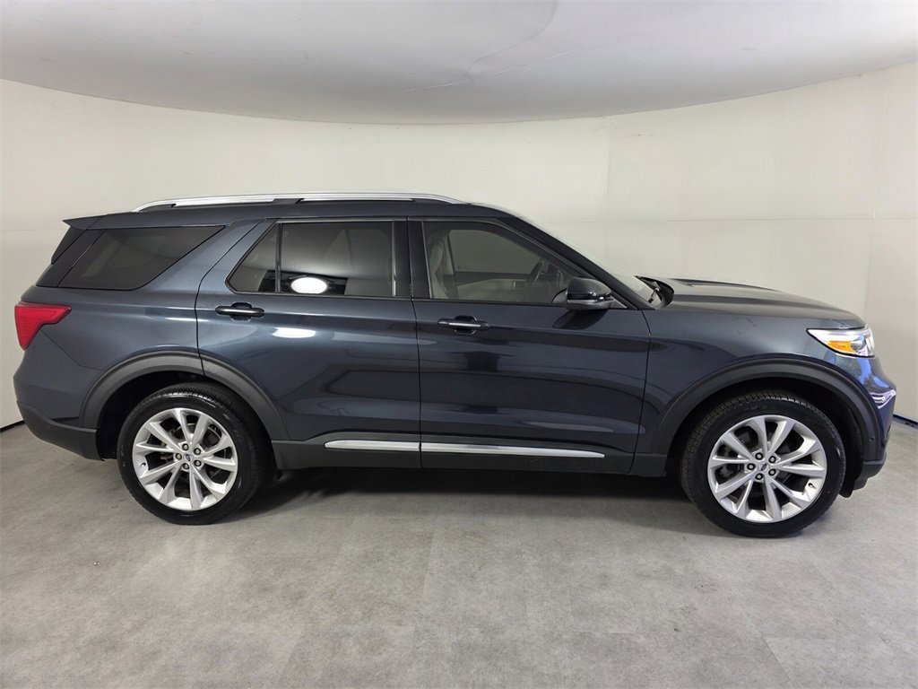 Used 2023 Ford Explorer Platinum w/ Technology Package image 3