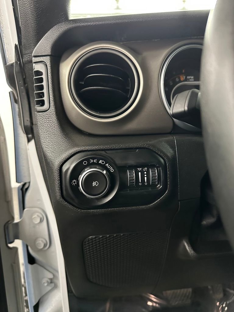 Used 2018 Jeep Wrangler Unlimited Sport S image 11